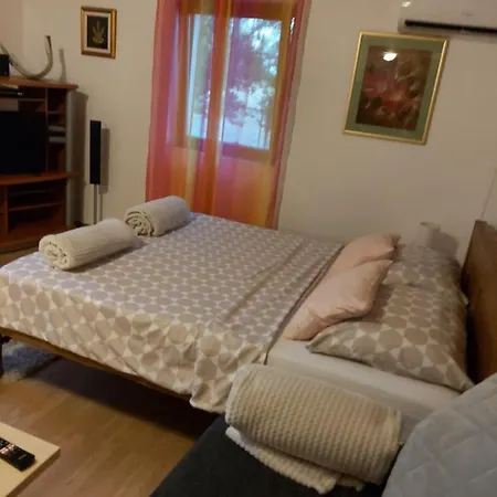 Studio Apartman Kotro Beli Manastir Exterior photo
